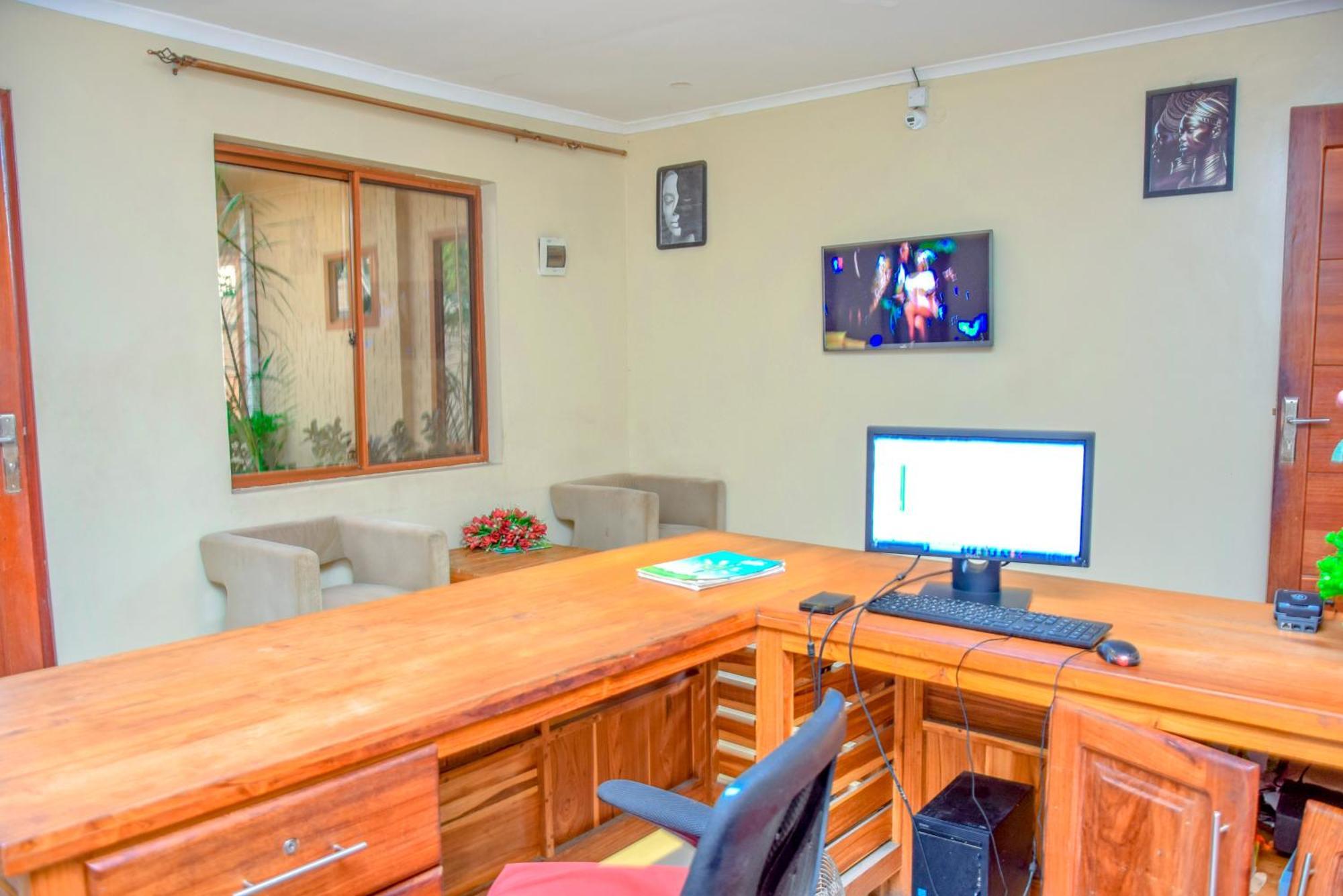 K27 Premier Backpackers Hostel Dar es Salaam Exterior foto