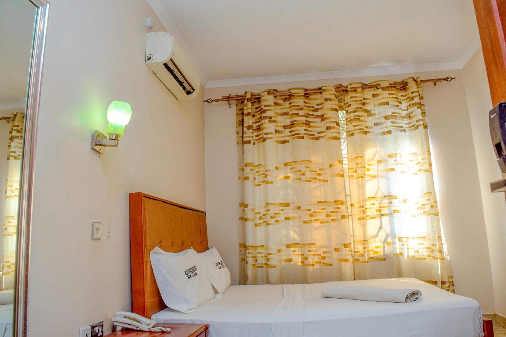 K27 Premier Backpackers Hostel Dar es Salaam Exterior foto