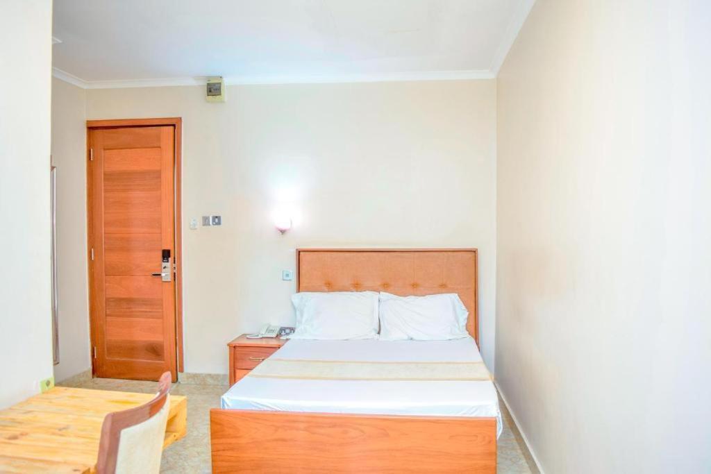 K27 Premier Backpackers Hostel Dar es Salaam Exterior foto